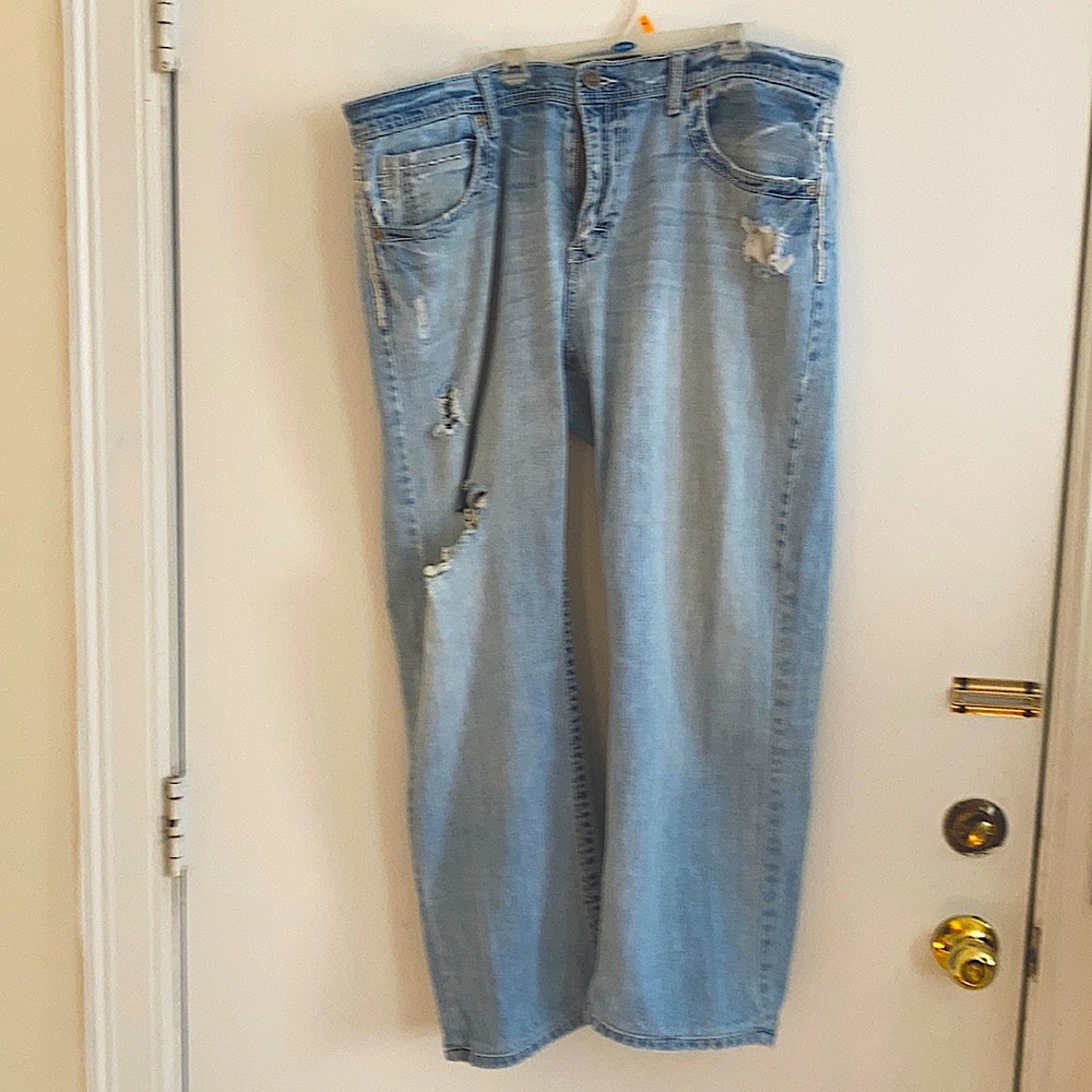 BUCKLE DENIM JEANS